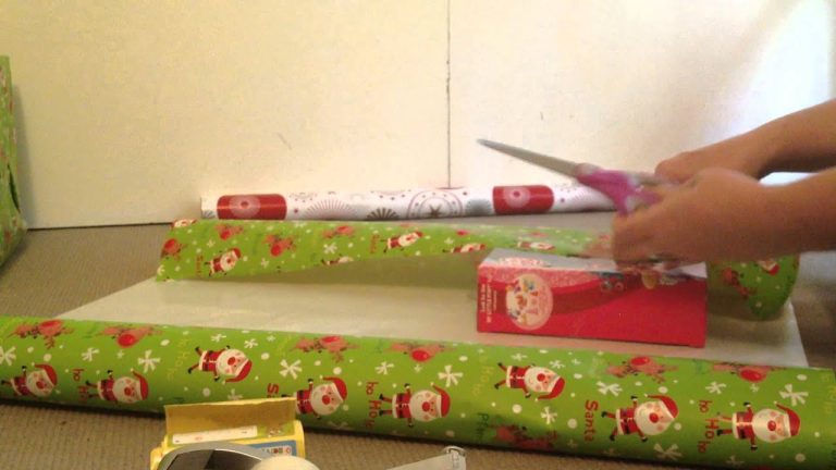 ASMR-Silent-Wrapping-Christmas-Presents-Part-2